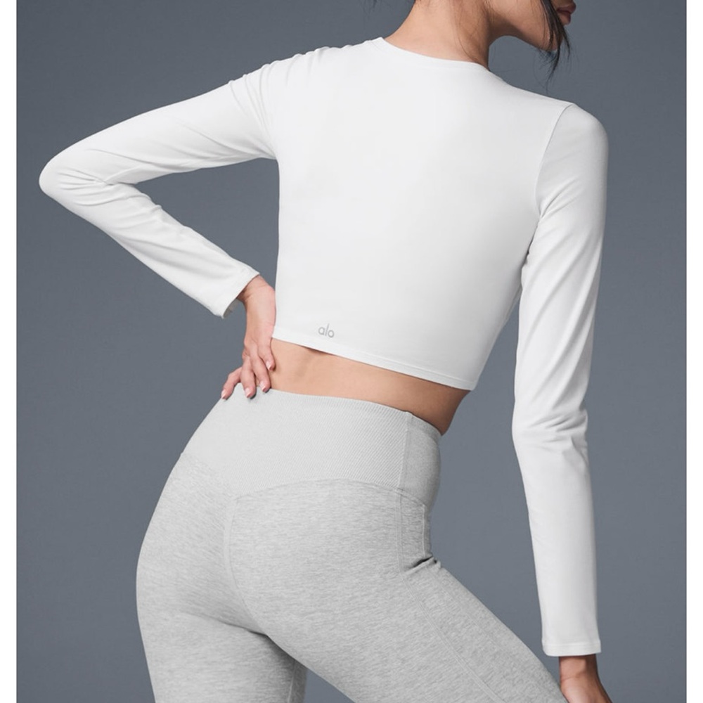ALO Yoga Long Sleeve White Crop Top finesse white XS